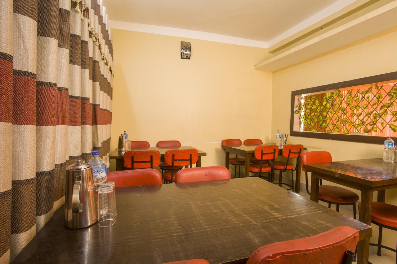 Oyo 145 Sirahali Khusbu Hotel &Lodge Kathmandu Bagian luar foto
